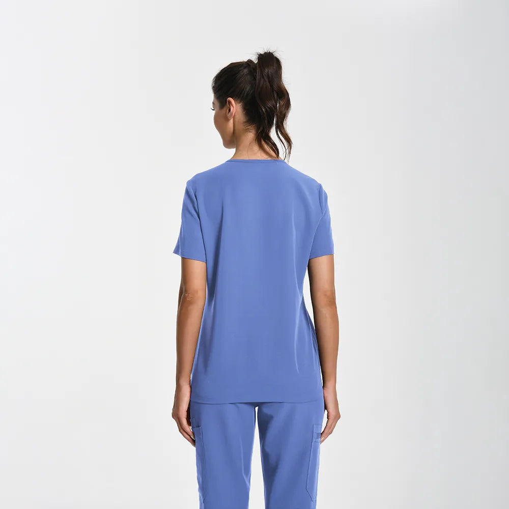 Blusas médicas esenciales de tres bolsillos KungfuScrubs