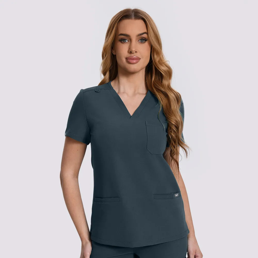 Blusas médicas esenciales de tres bolsillos KungfuScrubs