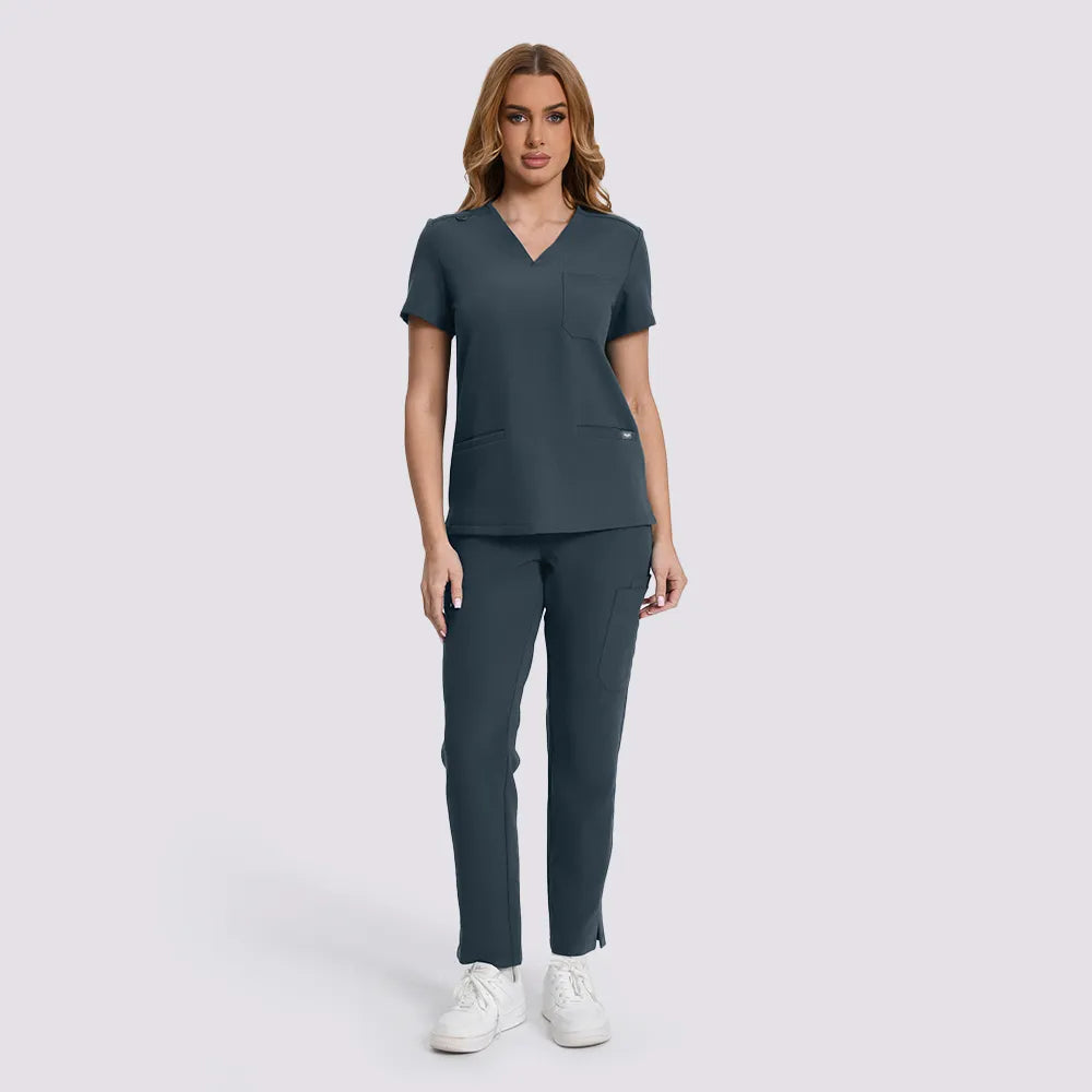 Blusas médicas esenciales de tres bolsillos KungfuScrubs