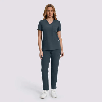 Blusas médicas esenciales de tres bolsillos KungfuScrubs