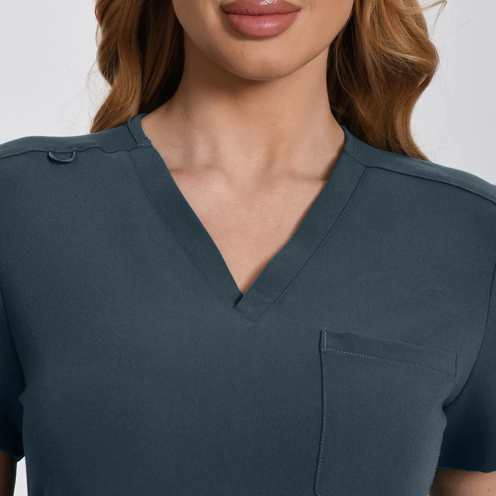 Blusas médicas esenciales de tres bolsillos KungfuScrubs