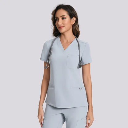 Blusas médicas esenciales de tres bolsillos KungfuScrubs