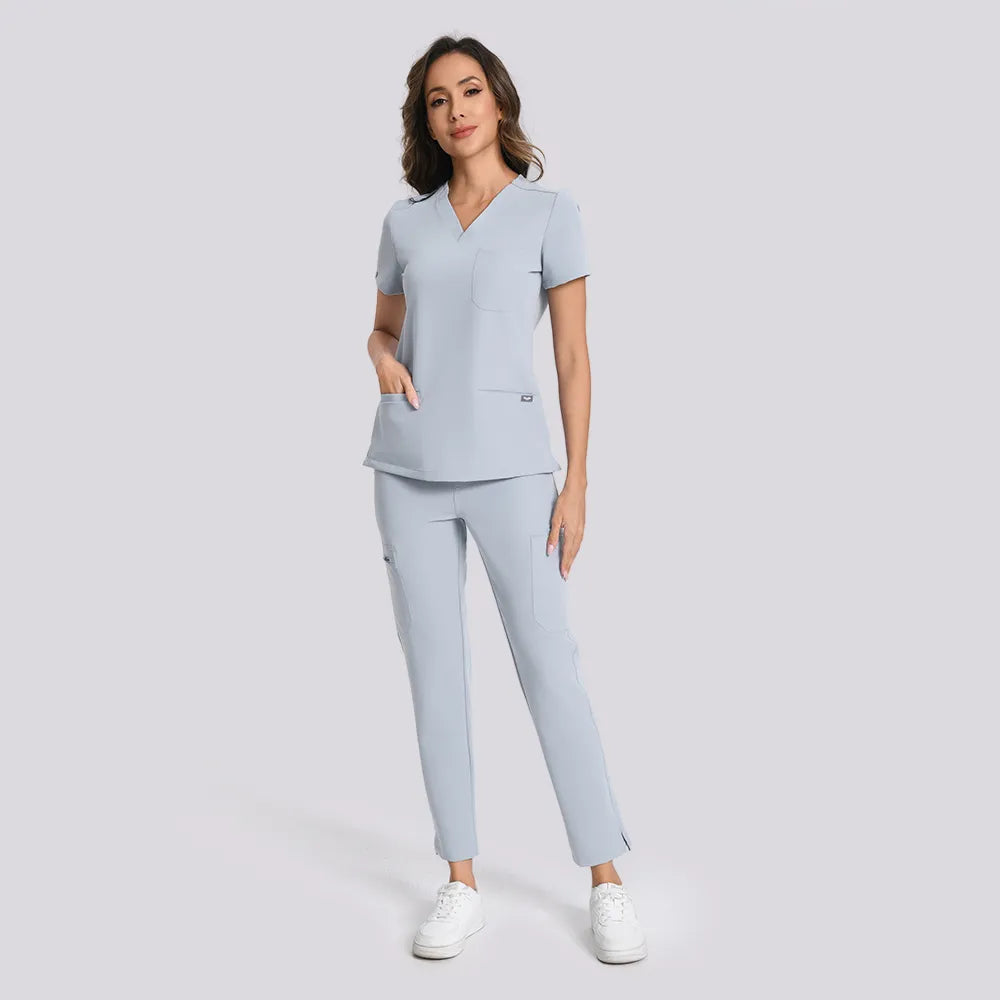Blusas médicas esenciales de tres bolsillos KungfuScrubs