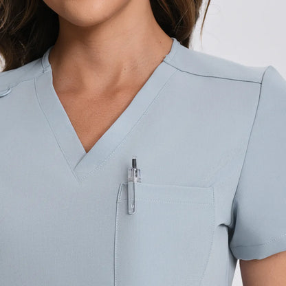 Blusas médicas esenciales de tres bolsillos KungfuScrubs