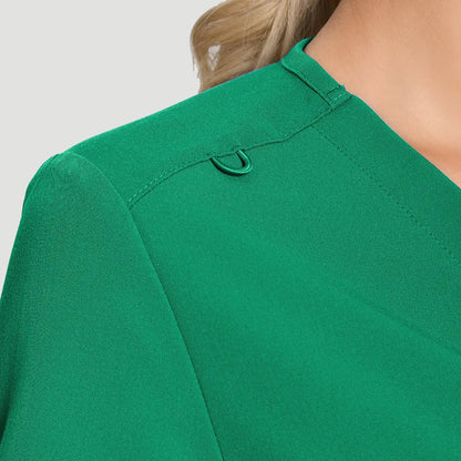 Blusas médicas esenciales de tres bolsillos KungfuScrubs