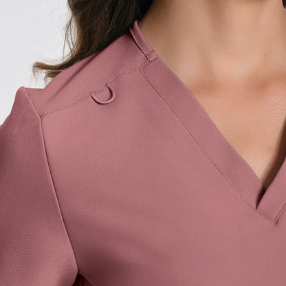 Blusas médicas esenciales de tres bolsillos KungfuScrubs